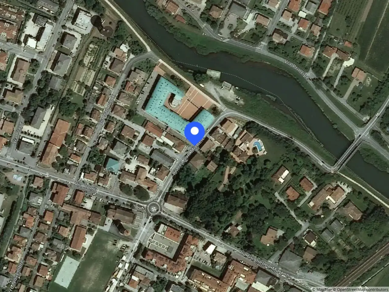 Fabbricato misto in Piazza S. Michele, 30020 Quarto d'Altino Ve, Italia 30020, Quarto D'Altino, {3} - Foto 1