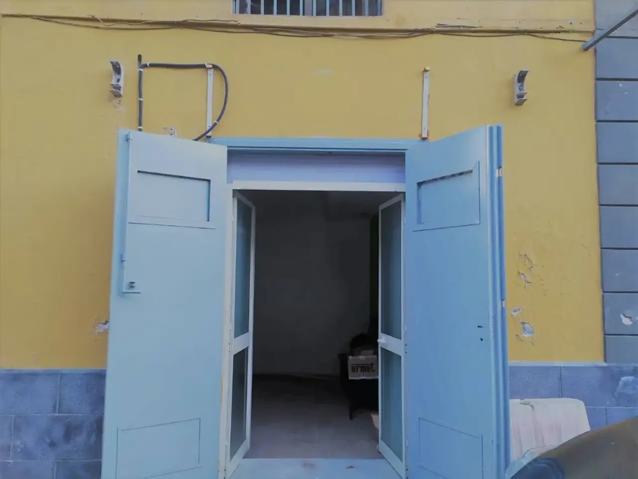 Esercizio commerciale in Via Vecchia di Agnano, Napoli, {3} - Foto 1