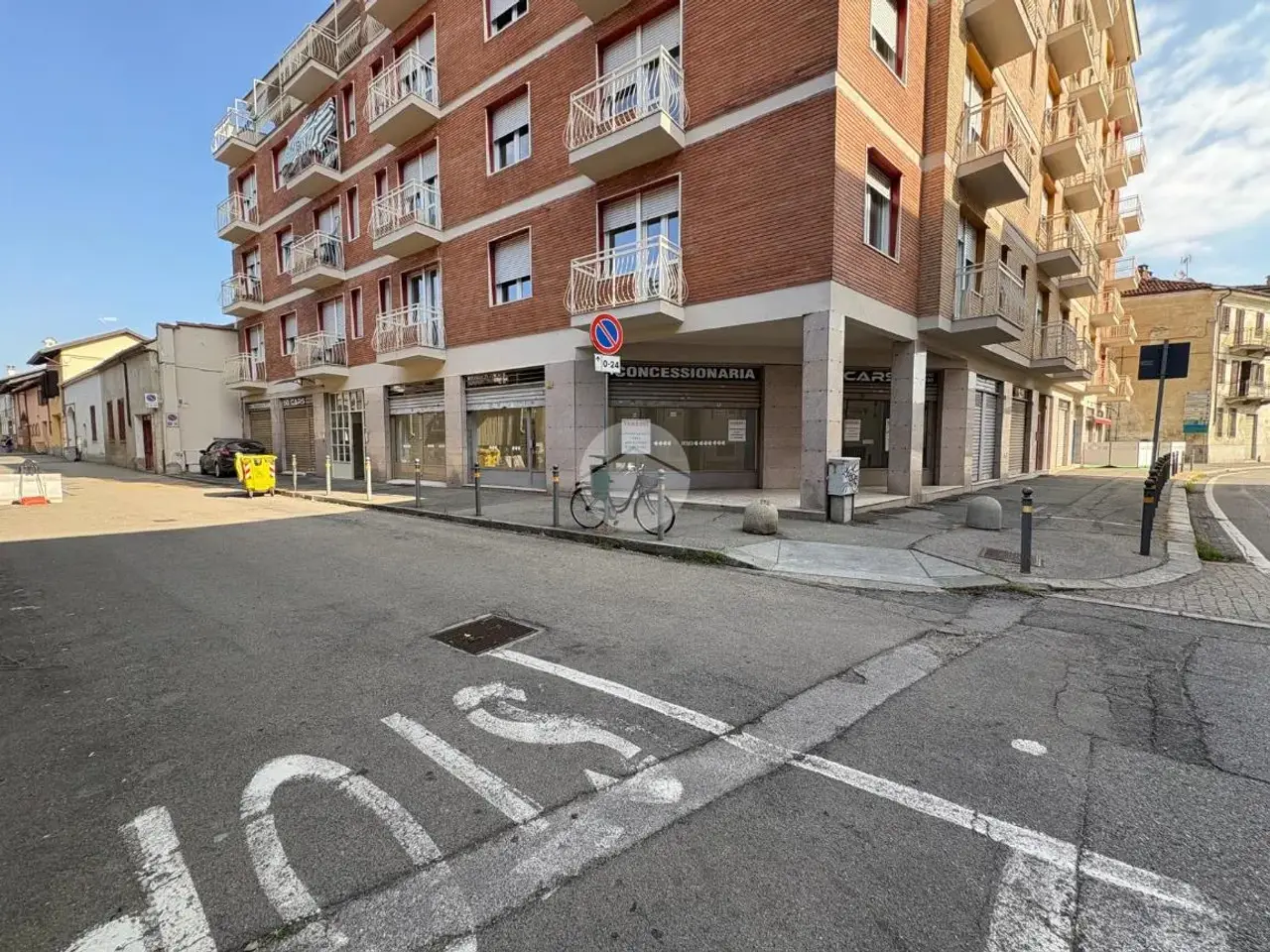 Negozio in Via Zapata 2, Carignano, {3} - Foto 1