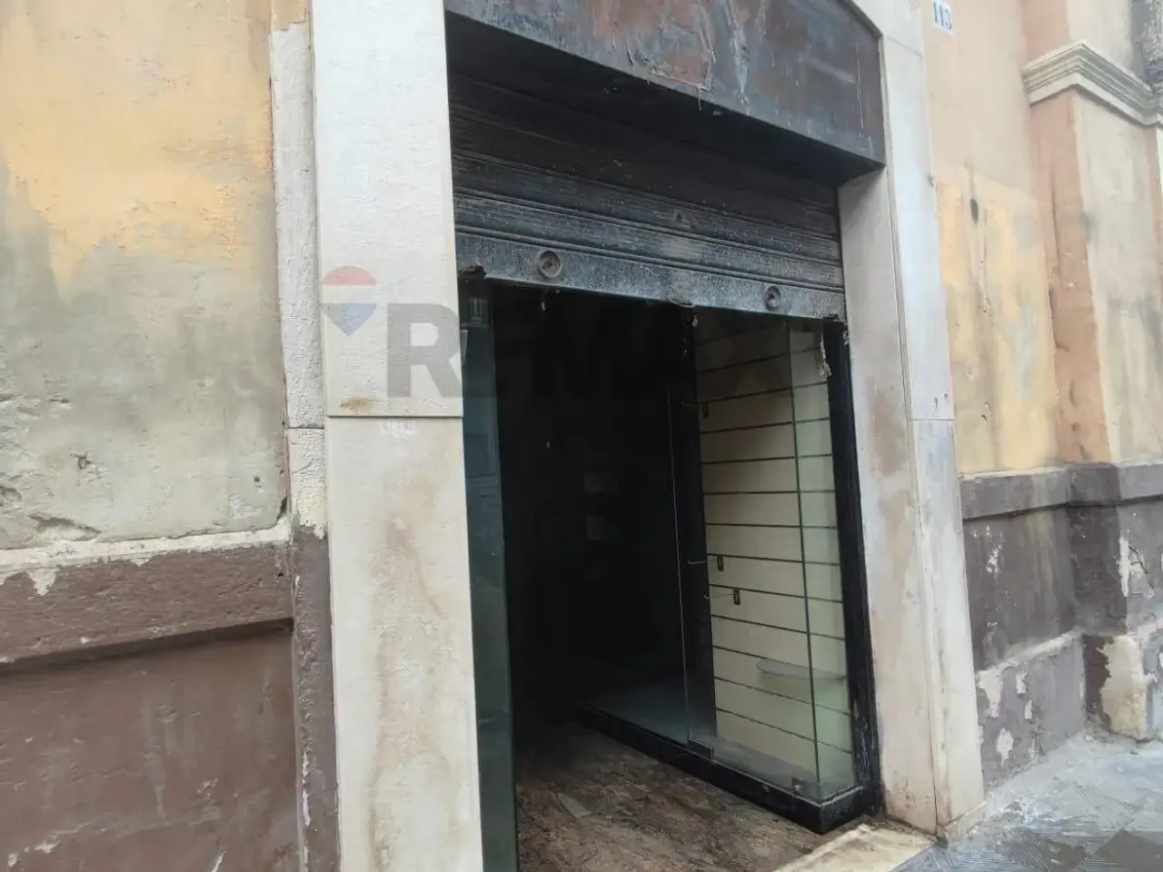 Magazzino in Via Francesco Crispi 113, Bari, {3} - Foto 2