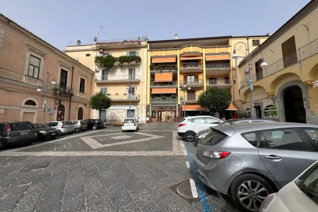 Box in Piazza Vittoria, Maddaloni - Foto 1