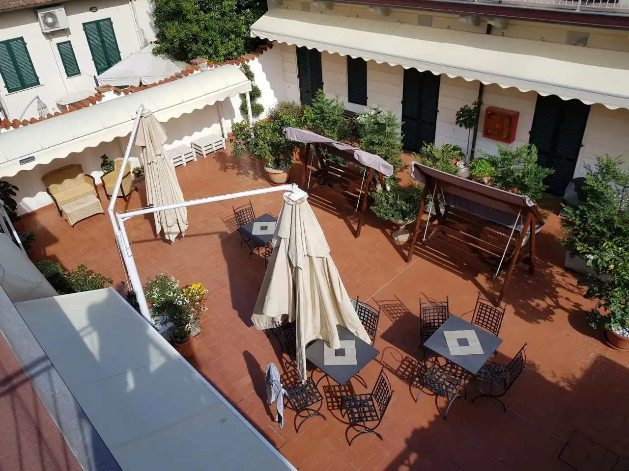 Palazzina commerciale in Via Carrara 23, Viareggio, {3} - Foto 2