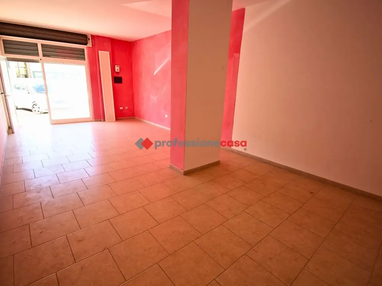 Negozio in Viale degli Artigiani 23, Foggia, {3} - Foto 2