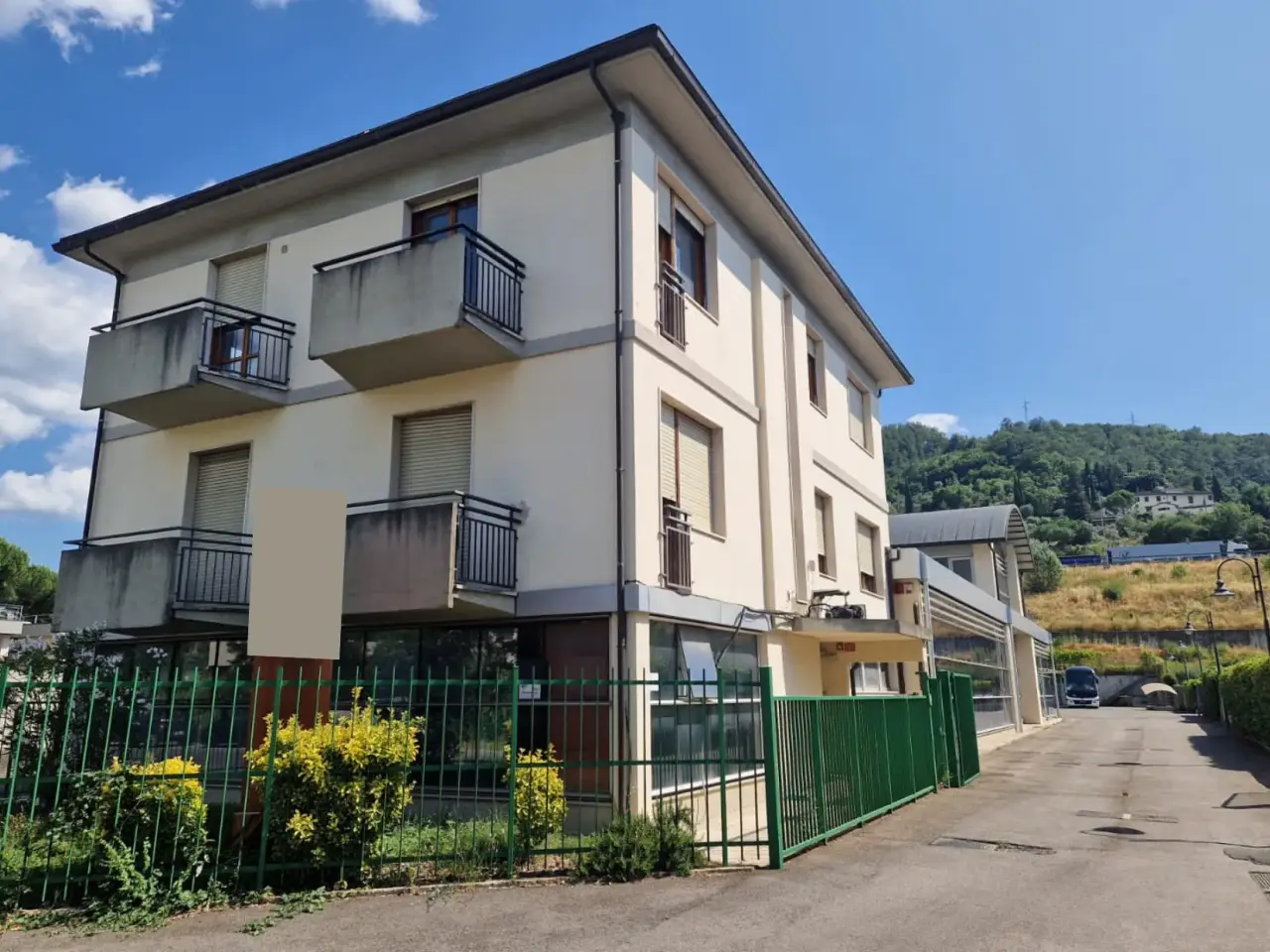Palazzina commerciale in Via Duca di Calabria 5, Firenze, {3} - Foto 1