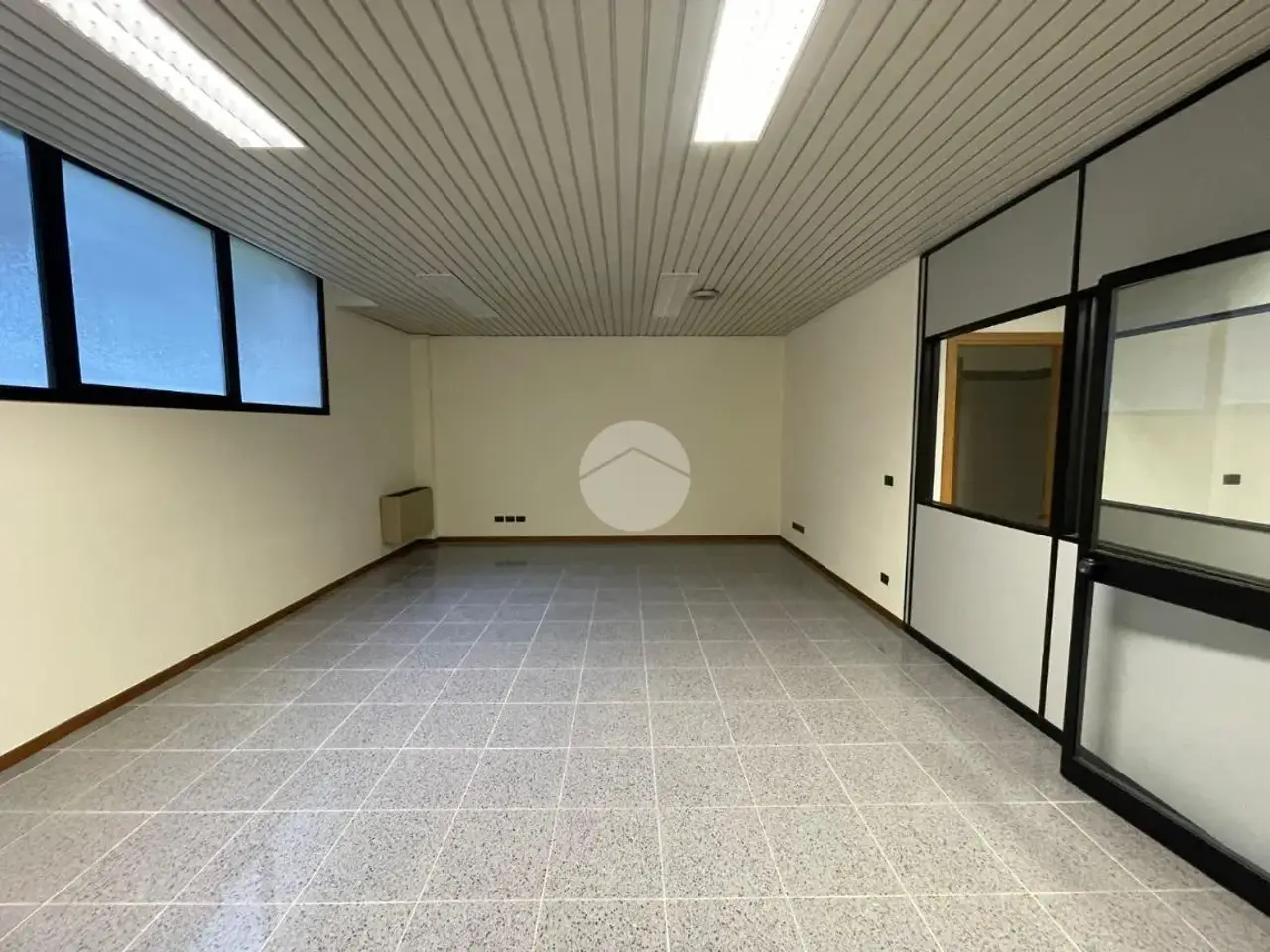 Ufficio in Via E. Andreis 74, Desenzano del Garda, {3} - Foto 1