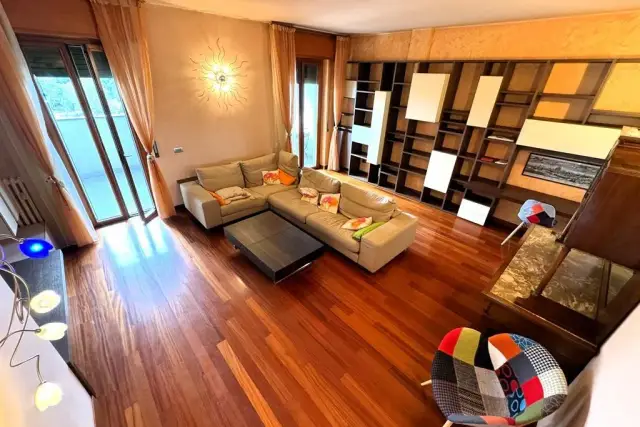 4-room flat in S. Denis 205, Sesto San Giovanni - Photo 1