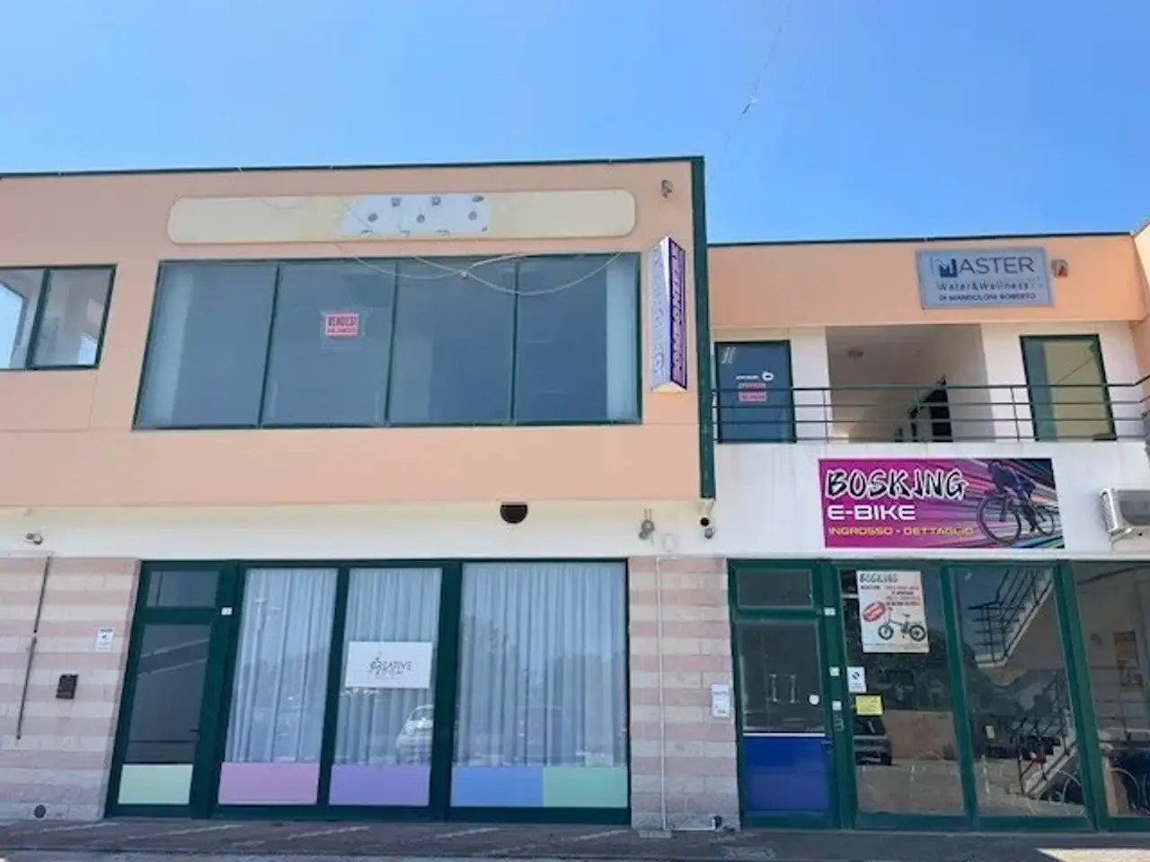 Negozio in Strada Nazionale Adriatica 44, Fano, {3} - Foto 1
