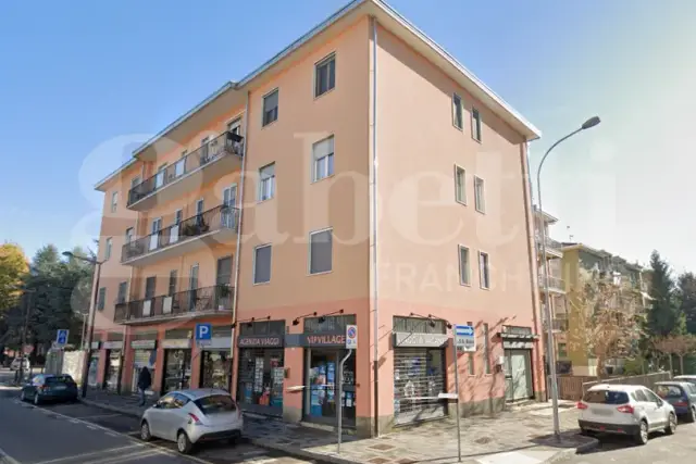 4-room flat in Largo Gramsci  1, Cernusco sul Naviglio - Photo 1