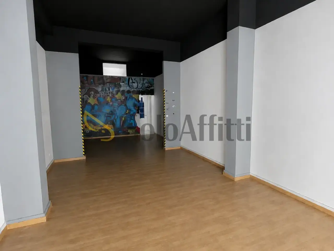 Negozio in Via Ferdinando Chieffi 6, Barletta, {3} - Foto 2