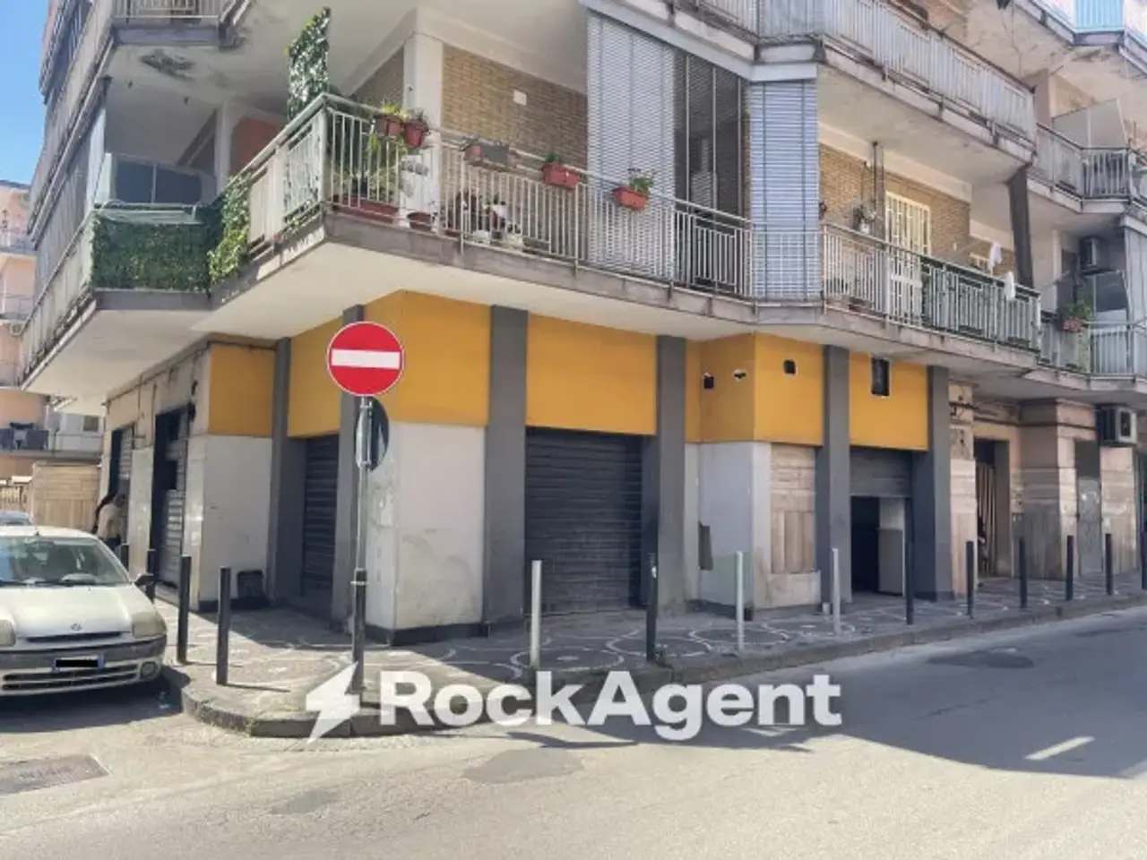 Negozio in Via Cavalieri di Vittorio Veneto 36, Arzano, {3} - Foto 2