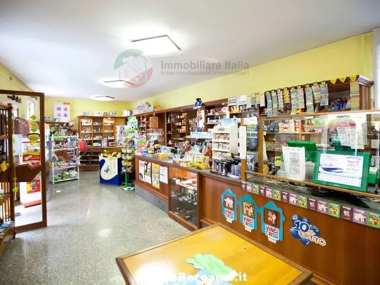 Esercizio commerciale in , Cattolica, {3} - Foto 1