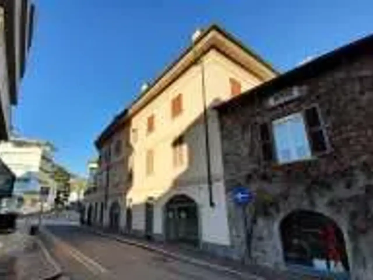 Esercizio commerciale in Sondrio Via Colombaro, Sondrio, {3} - Foto 1
