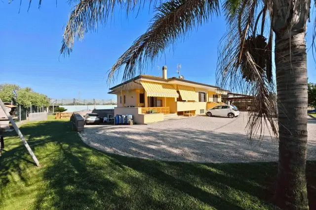 Villa in Strada Santa Croce, Latina - Foto 1