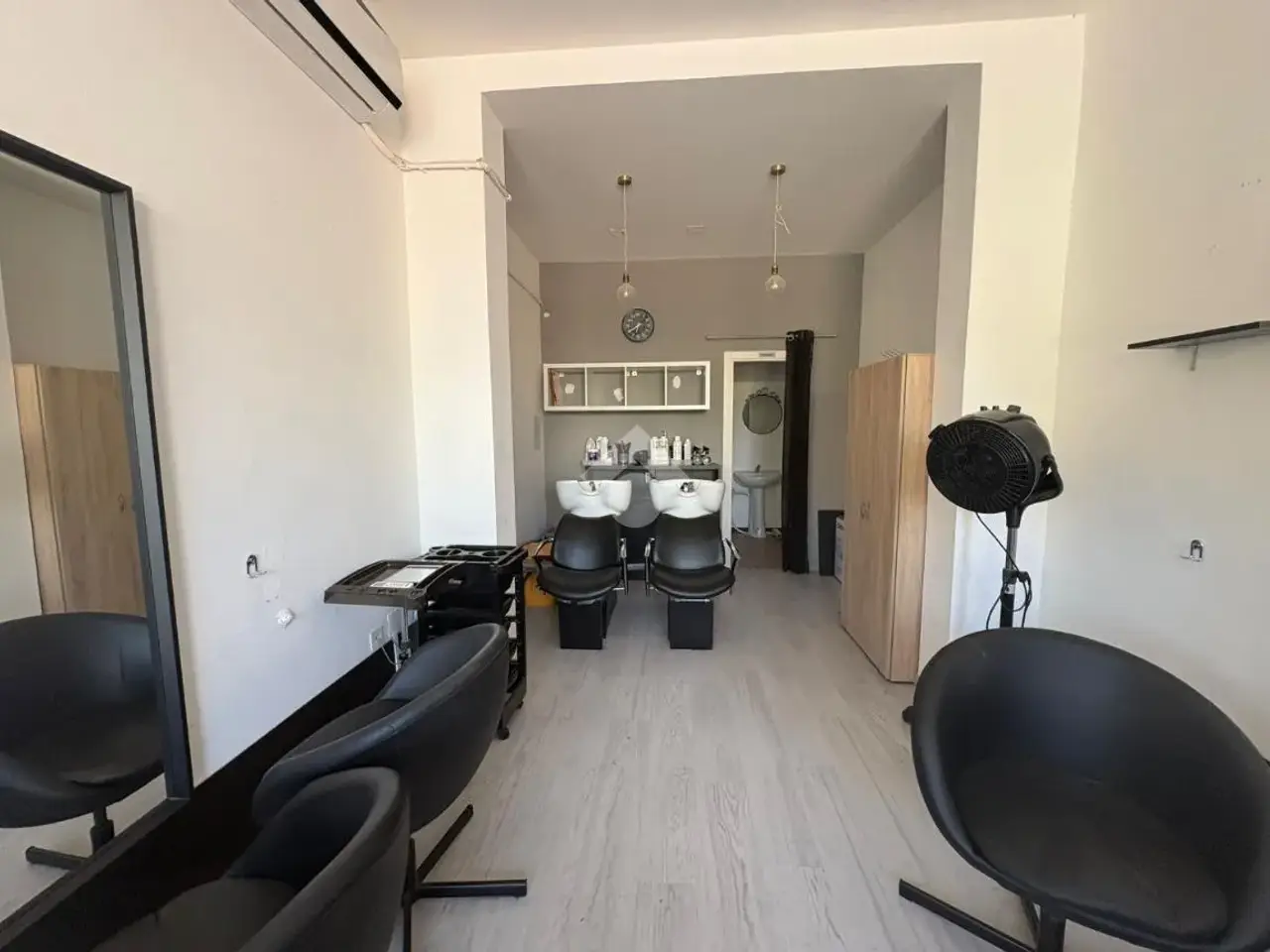 Negozio in Via Alfredo Panzini 45, Bellaria-Igea Marina, {3} - Foto 1