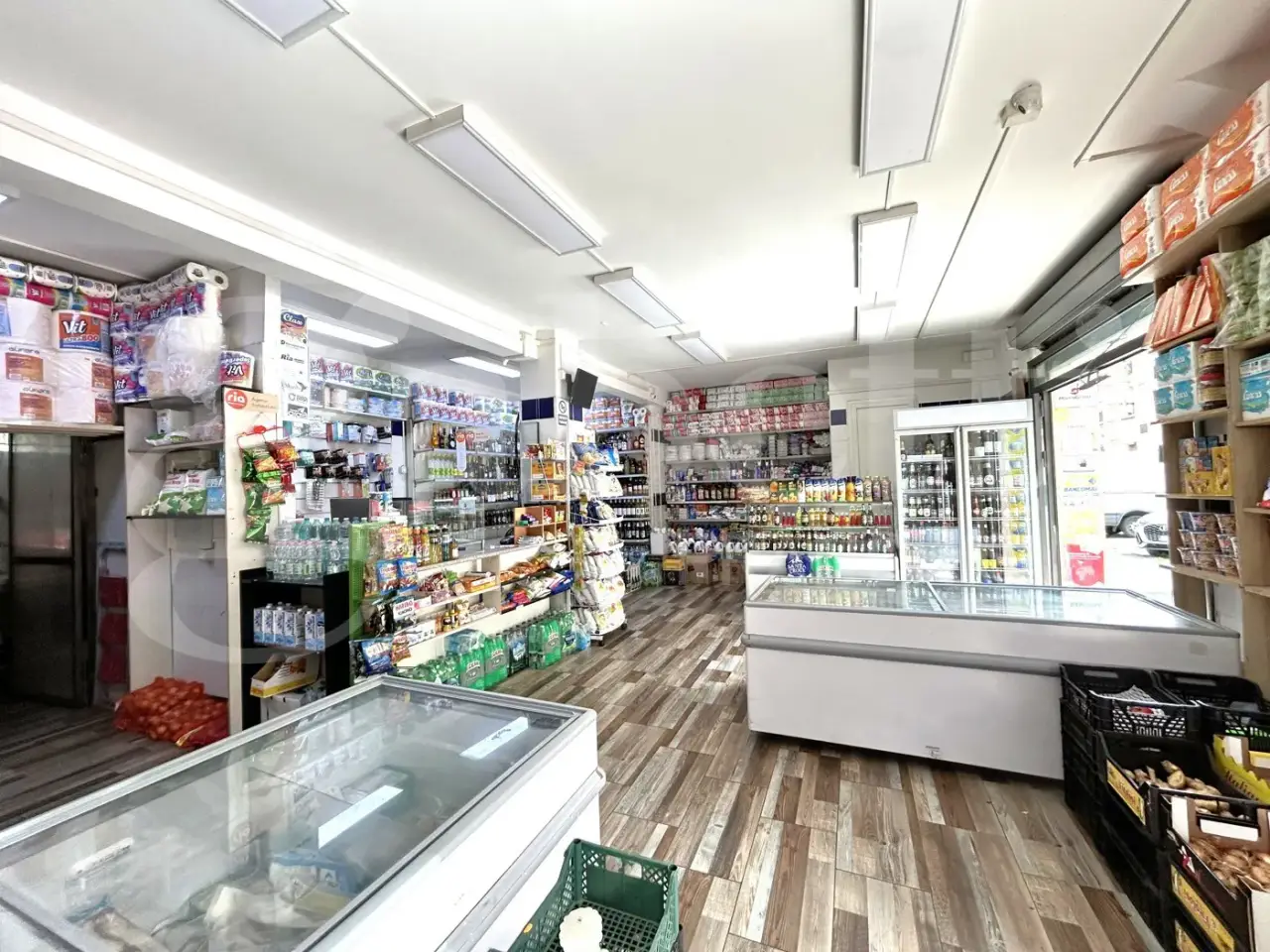Esercizio commerciale in Via Fonte Buono 13/15, Roma, {3} - Foto 1