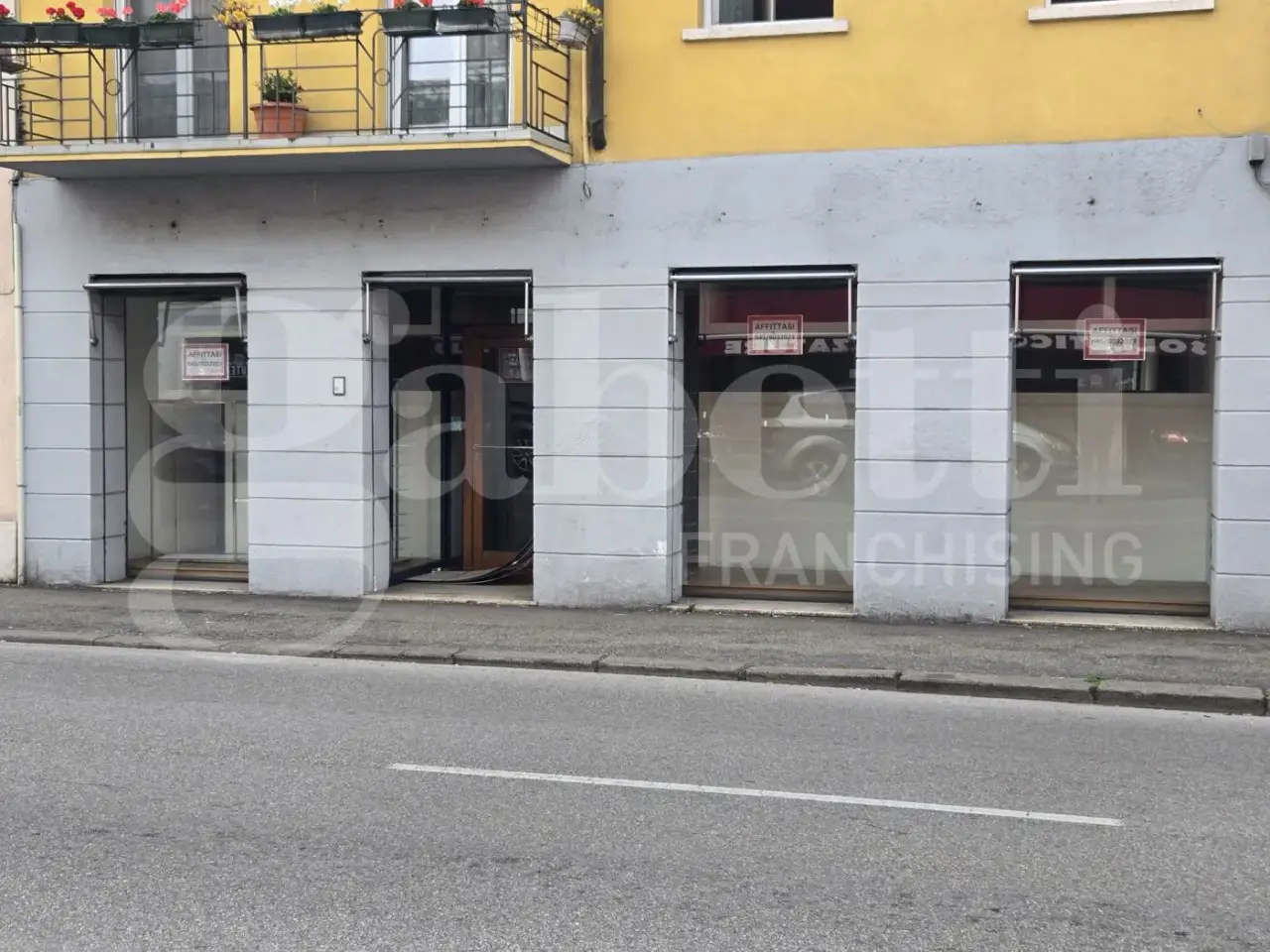 Negozio in Via Mantovana 33, Verona, {3} - Foto 2
