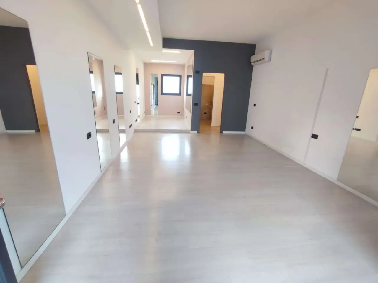Negozio in Via Francesco Melzi d'Eril 170, Vaprio D'Adda, {3} - Foto 1