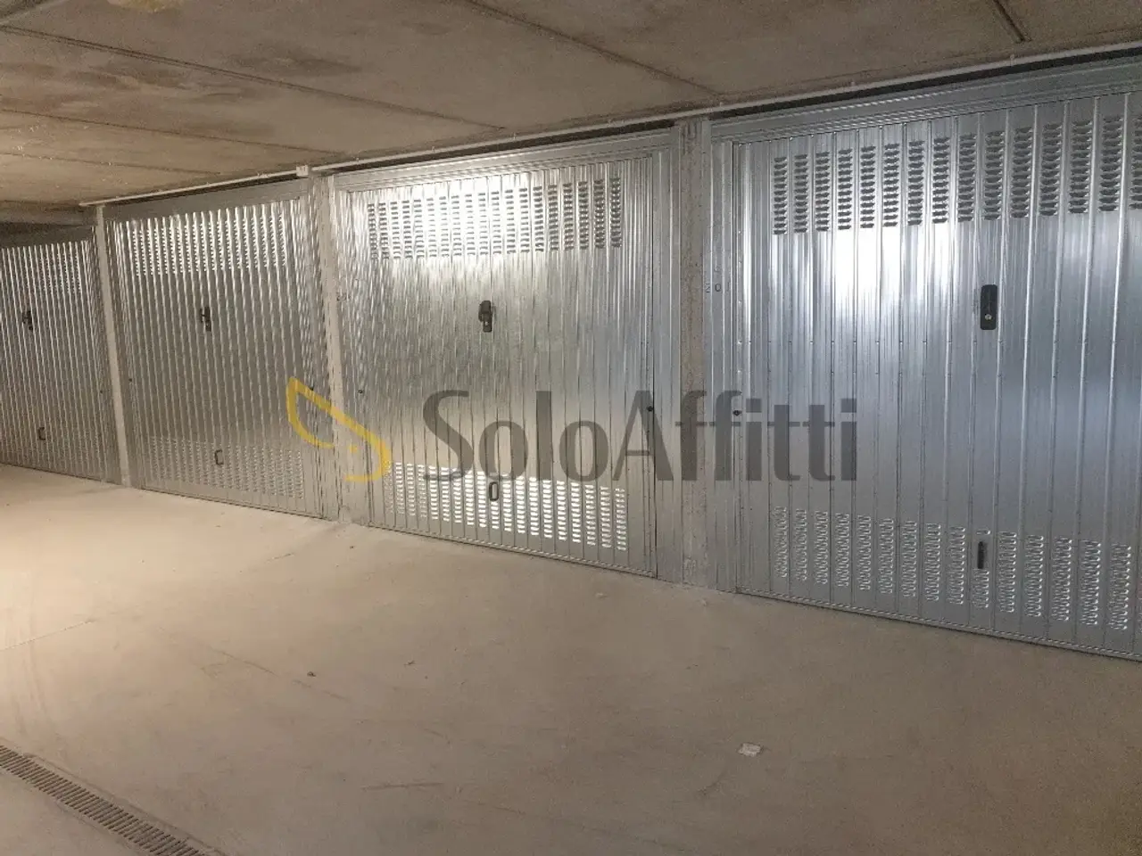 Parcheggio chiuso in Via Montello, Legnago, {3} - Foto 1