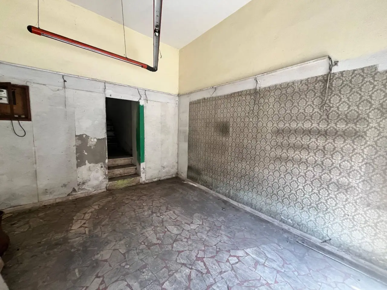 Esercizio commerciale in Via Carlo Cattaneo 59, Pisa, {3} - Foto 1