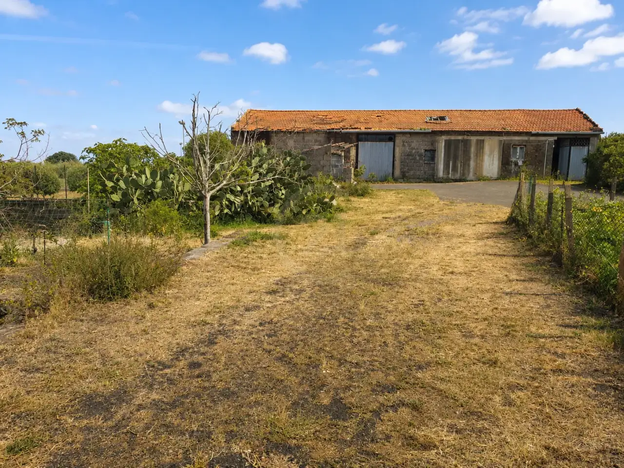 Magazzino in Via Salemi Pennisi 94, Aci Sant'Antonio, {3} - Foto 1