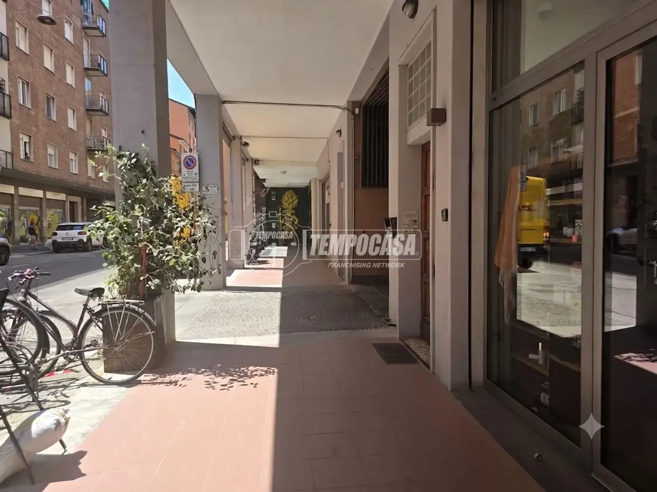 Negozio in Via Mascarella, Bologna, {3} - Foto 1