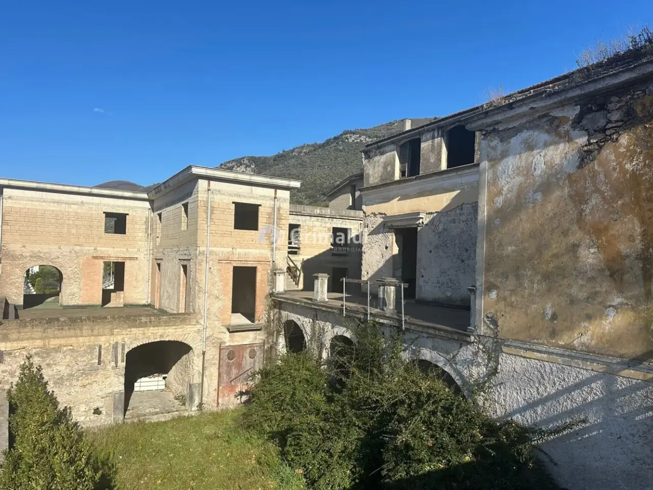 Palazzina commerciale in Piazza Francesco E Chiara d'Assisi 1, Lauro, {3} - Foto 1