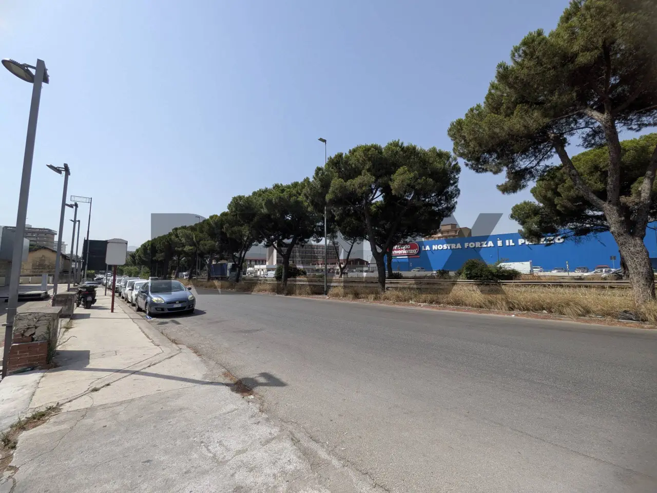 Magazzino in Viale Regione Siciliana Nord Ovest 4769, Palermo, {3} - Foto 1