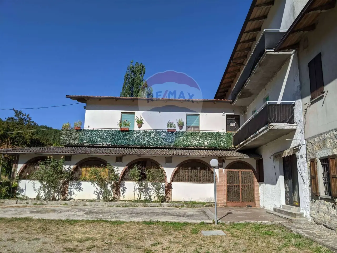 Esercizio commerciale in , Pavullo Nel Frignano, {3} - Foto 1
