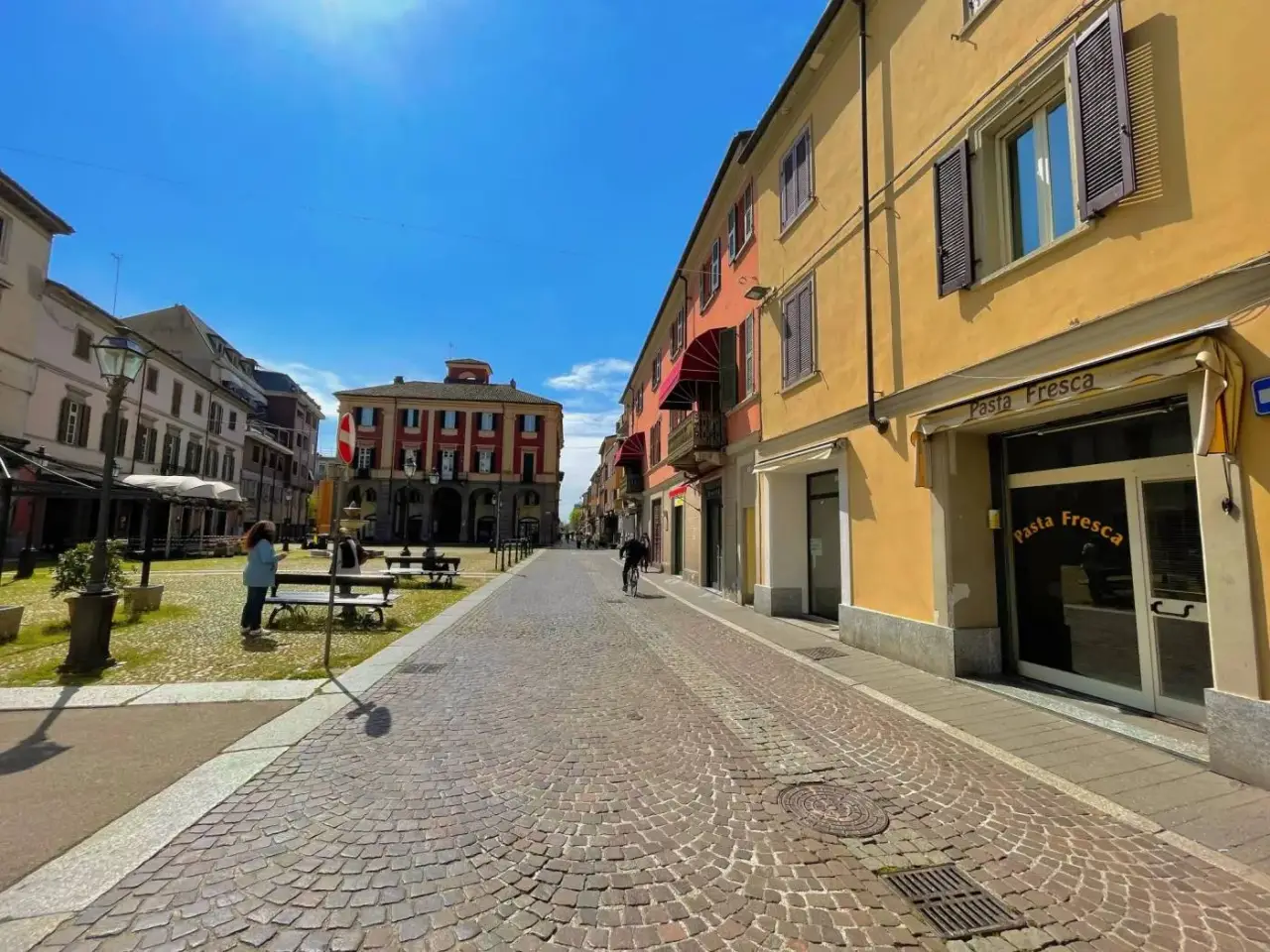Locale commerciale in Via Emilia, Tortona, Alessandria, Tortona, {3} - Foto 1