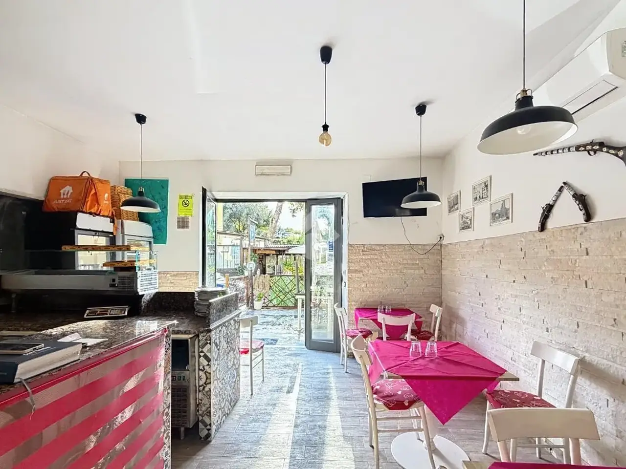 Negozio in Piazza delle Carrozze 20, Livorno, {3} - Foto 1