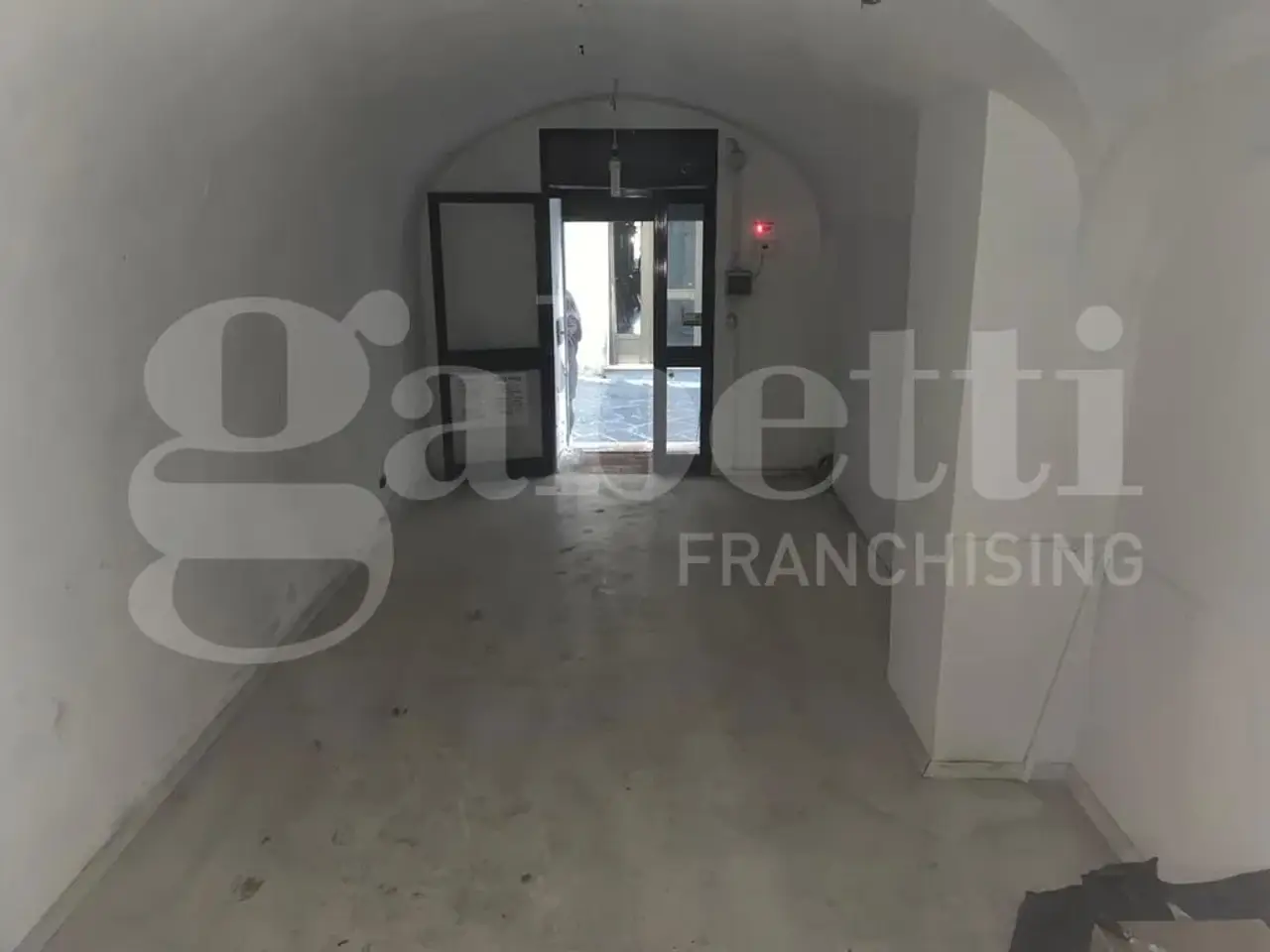Negozio in Corso Lucilio 180, Sessa Aurunca, {3} - Foto 2