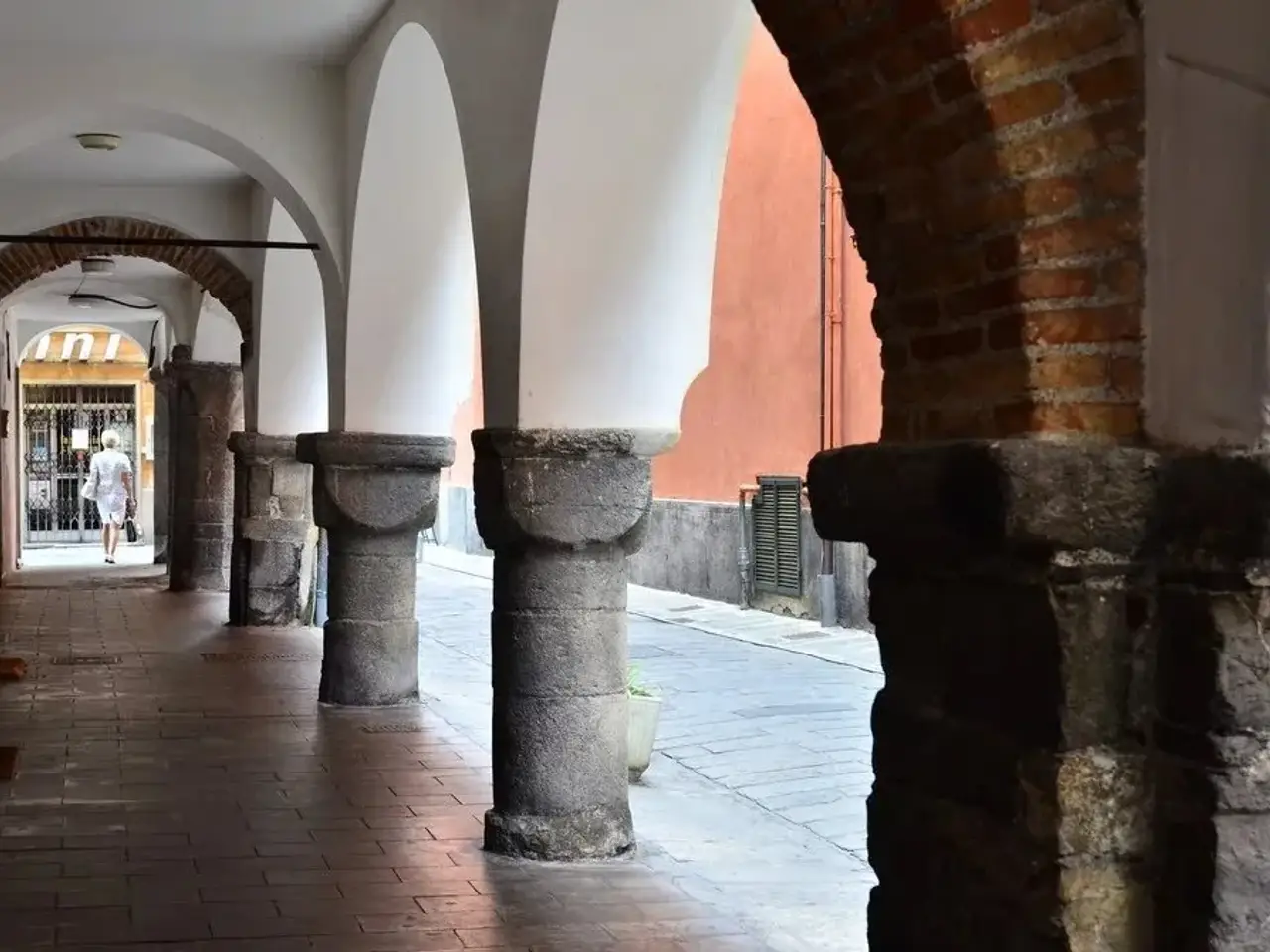 Negozio in Via Martiri della Liberazione, Chiavari, {3} - Foto 2