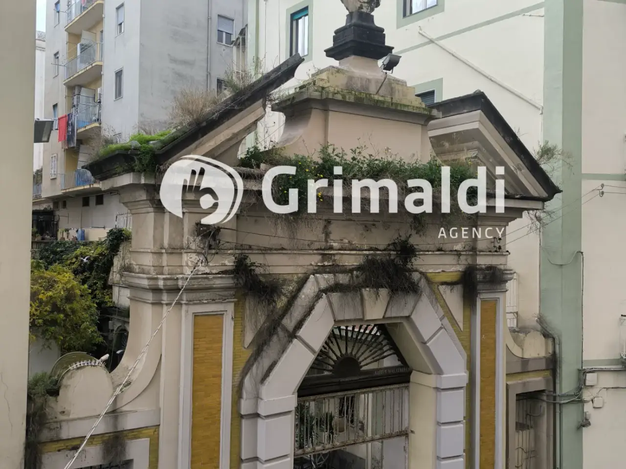 Palazzina commerciale in Via Confalone 7, Napoli, {3} - Foto 2