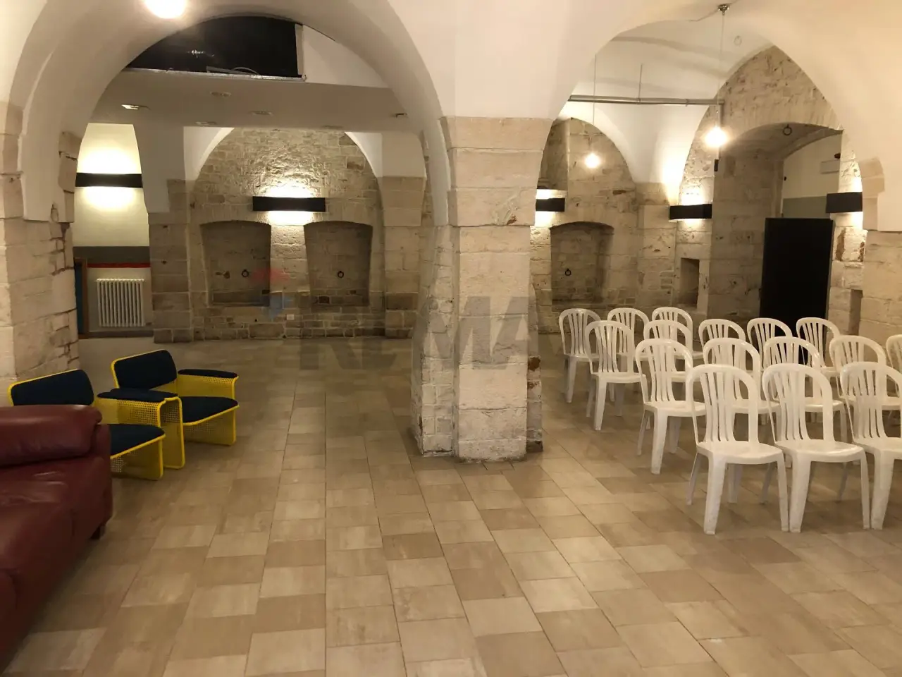 Negozio in Via della Libertà 6, Putignano, {3} - Foto 2