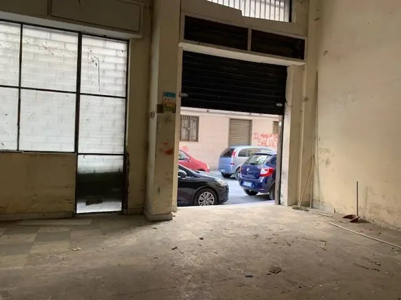 Locale commerciale in Via Don Mimì Galluccio, Marano Di Napoli, {3} - Foto 1