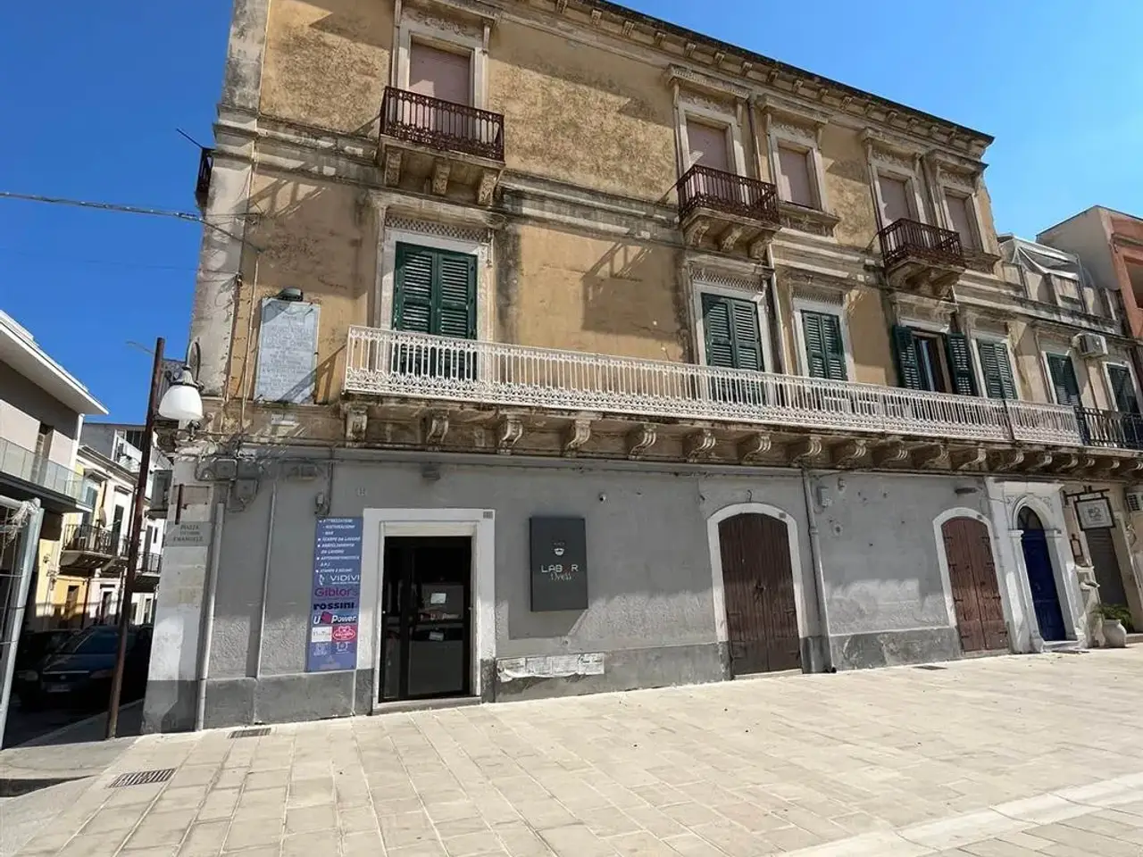 Negozio in Piazza Vittorio Emanuele E Via Giardina, Pachino, {3} - Foto 2