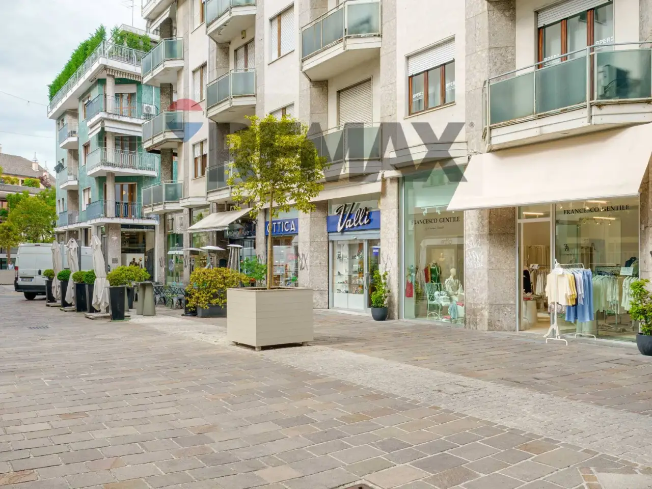Negozio in Via San Gregorio 4, Busto Arsizio, {3} - Foto 1