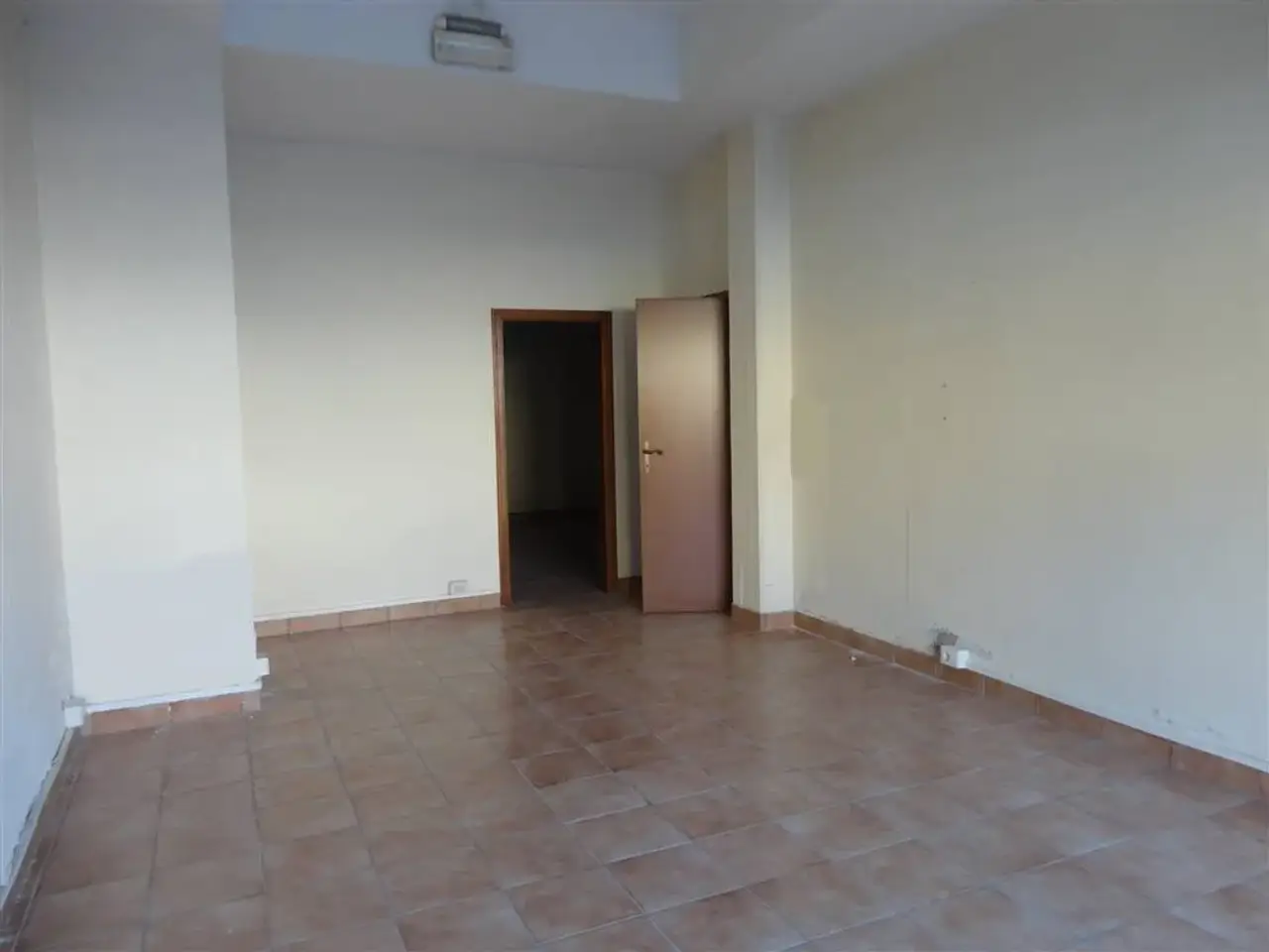 Negozio in Via II Giugno, 33/a, Certaldo, Firenze, Certaldo, {3} - Foto 1
