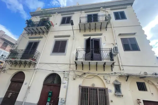 One-room flat in Via Argisto Giuffredi 4, Palermo - Photo 1