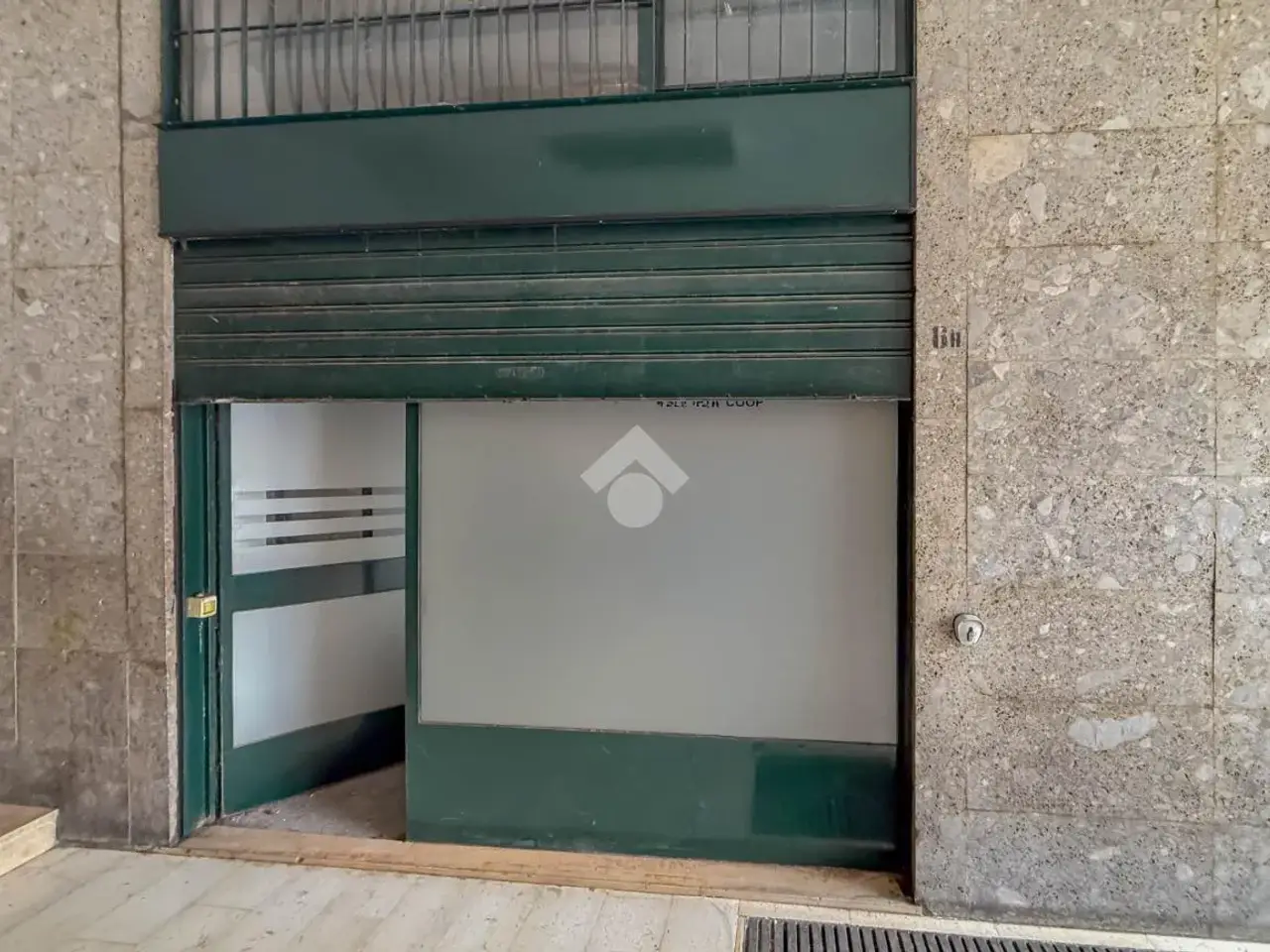 Negozio in Viale Fratelli Cervi 8, San Giuliano Milanese, {3} - Foto 1
