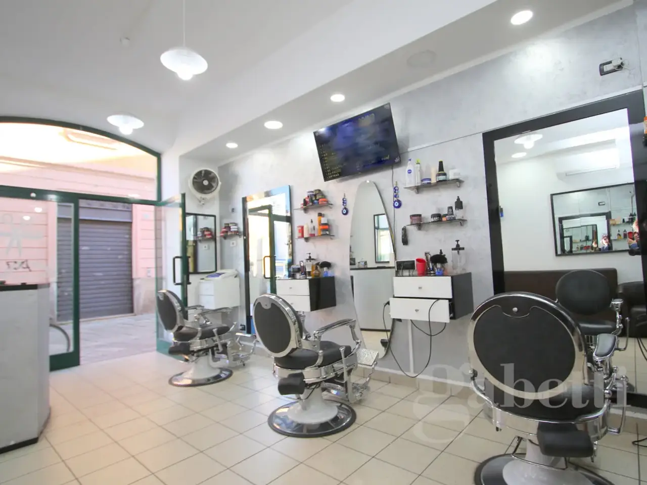 Negozio in Via Matteotti 13, Busto Arsizio, {3} - Foto 1