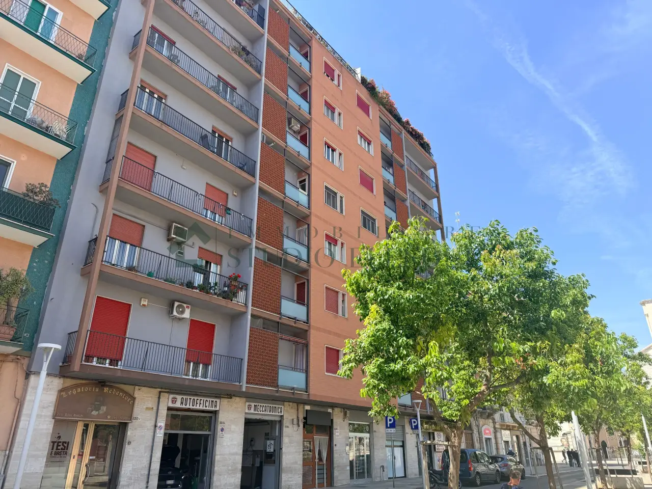 Negozio in Via Scipione Crisanzio 230f , Bari, {3} - Foto 1