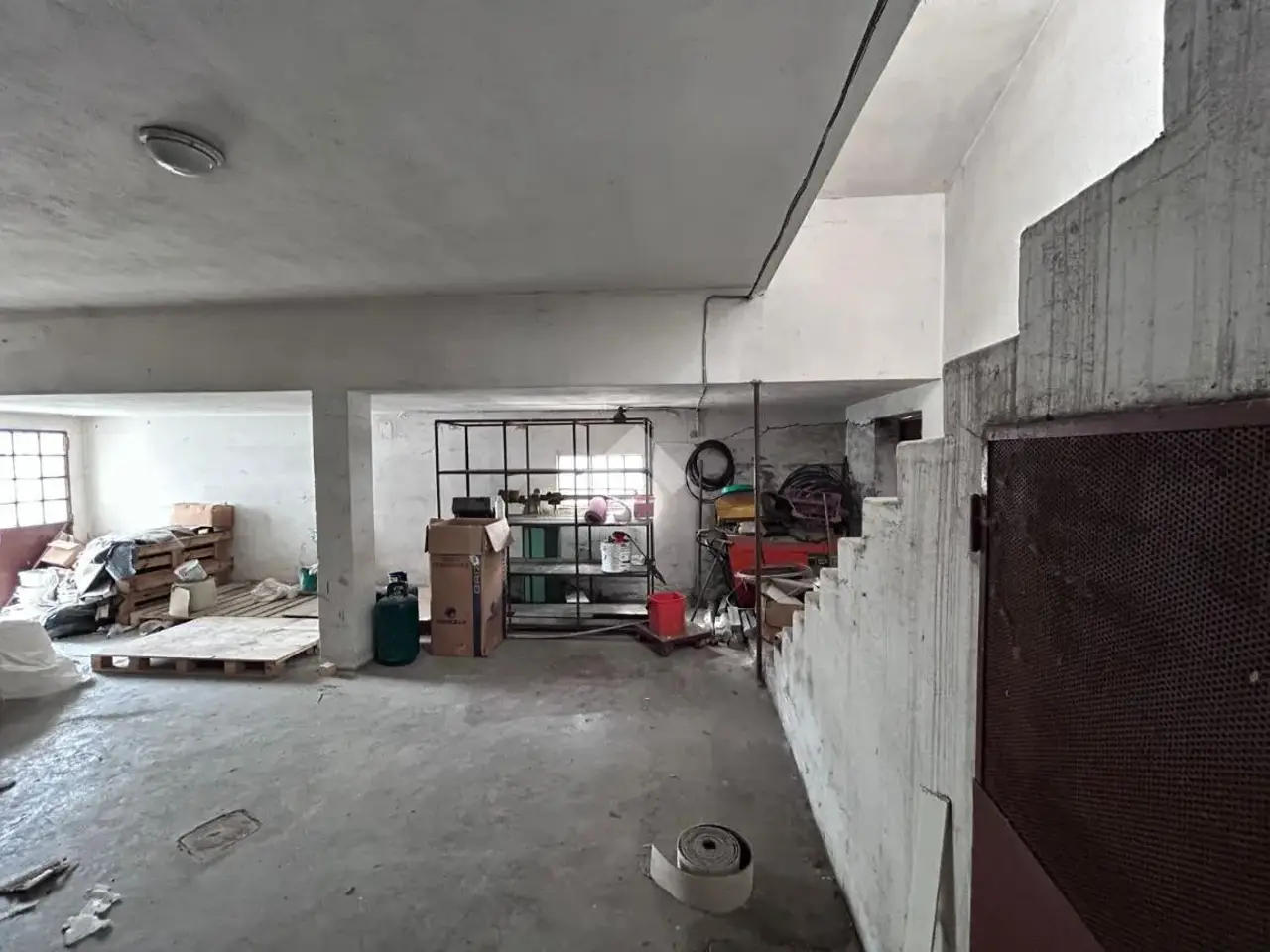 Magazzino in Via Montello 9, Cadoneghe, {3} - Foto 1