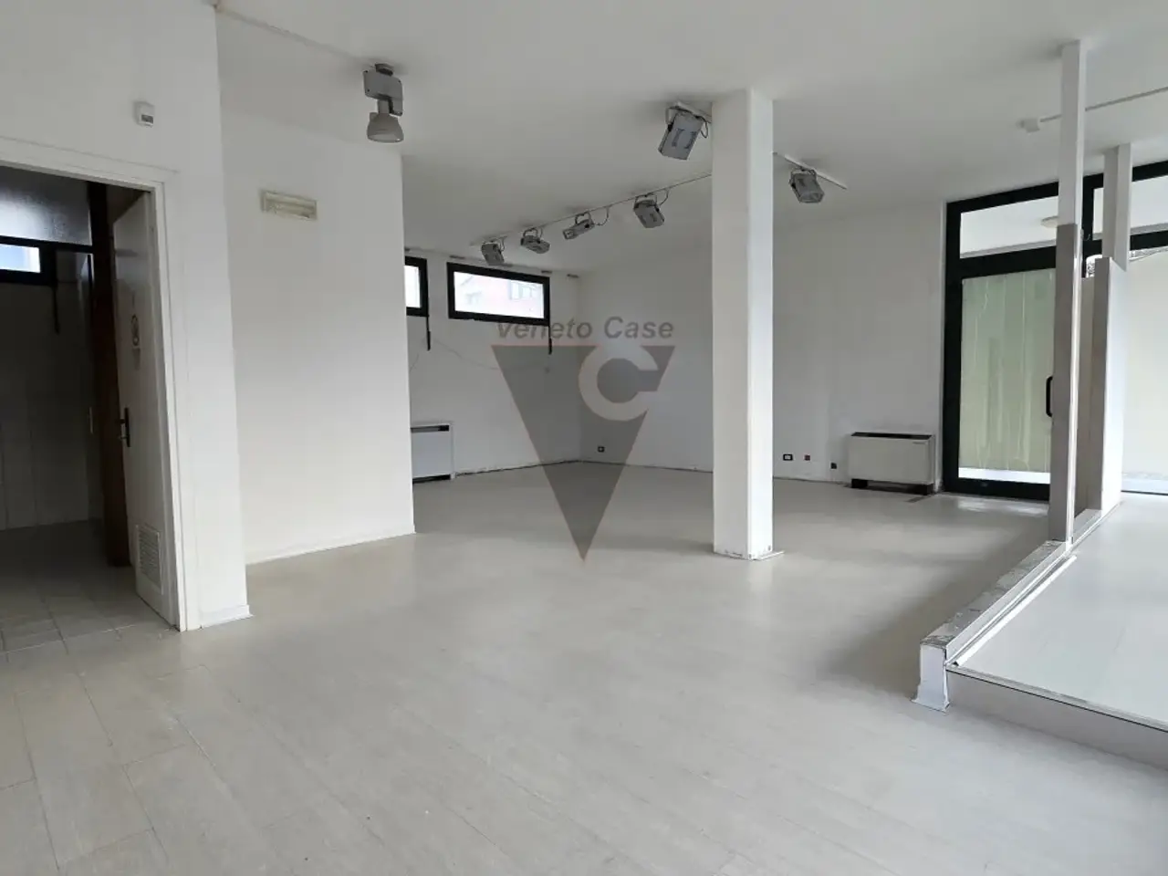 Negozio in Viale Pisani 6, Fosso', {3} - Foto 2
