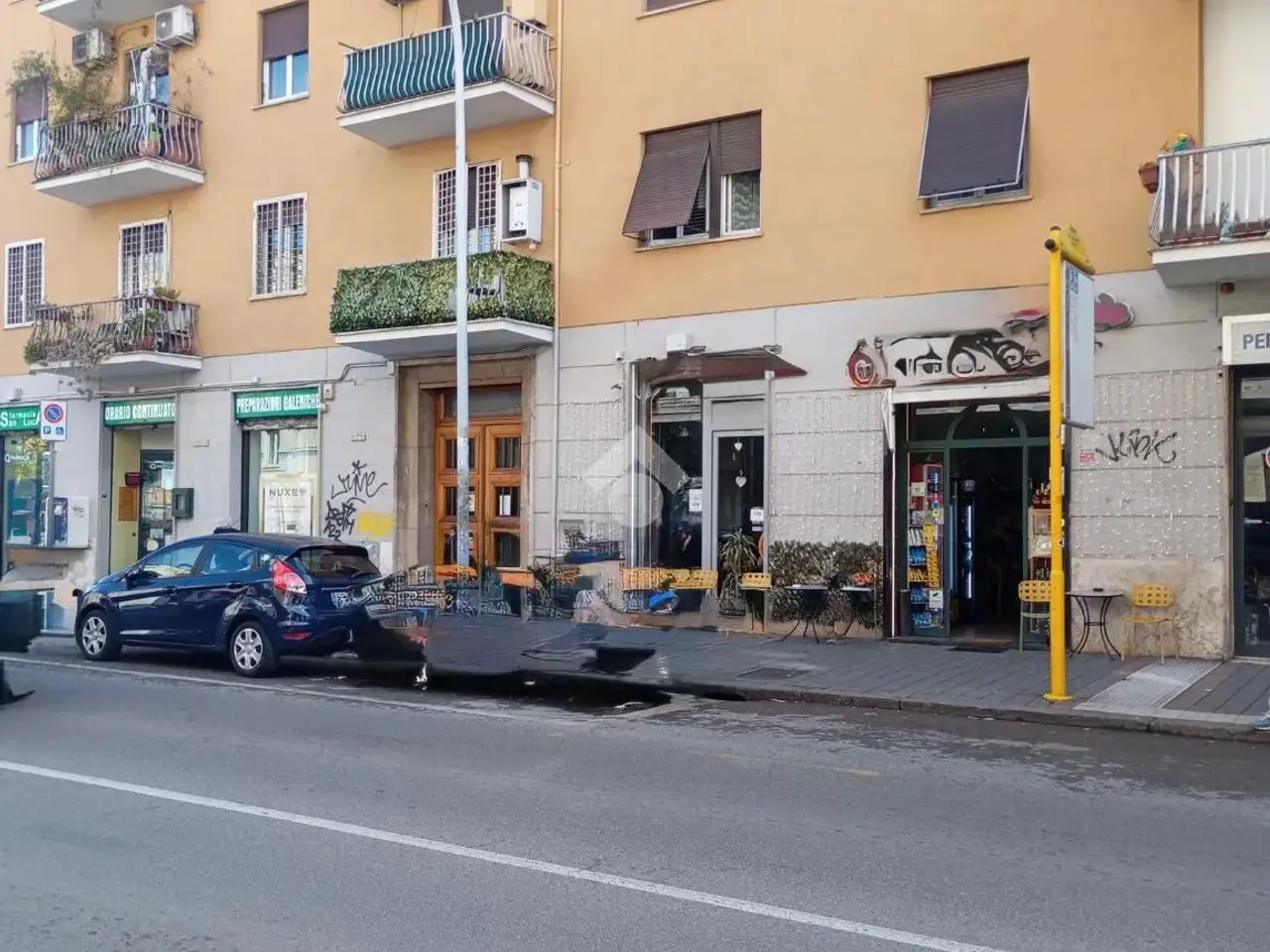 Negozio in Via Acqua Bullicante 64, Roma, {3} - Foto 2