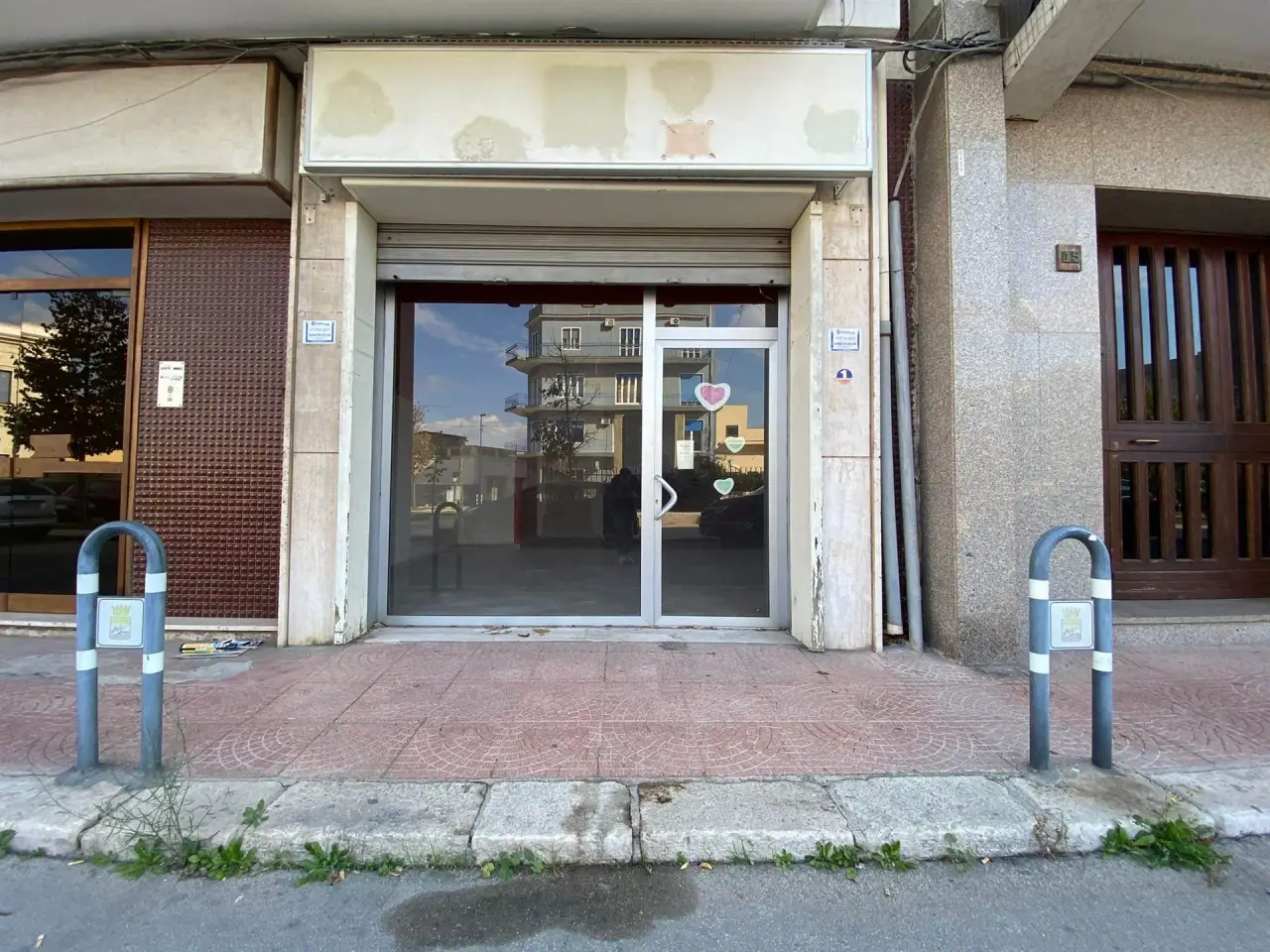 Locale commerciale in Piazza della Vittoria, Talsano/S. Donato, Taranto, Taranto, Taranto, {3} - Foto 1