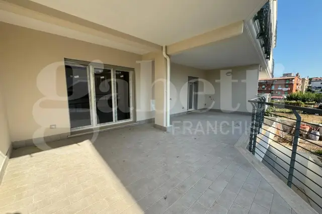 4-room flat in Via Luigi Einaudi 8, Marino - Photo 1