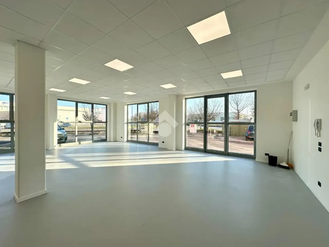 Ufficio in Via del Lavoro 1, Trebaseleghe, {3} - Foto 1