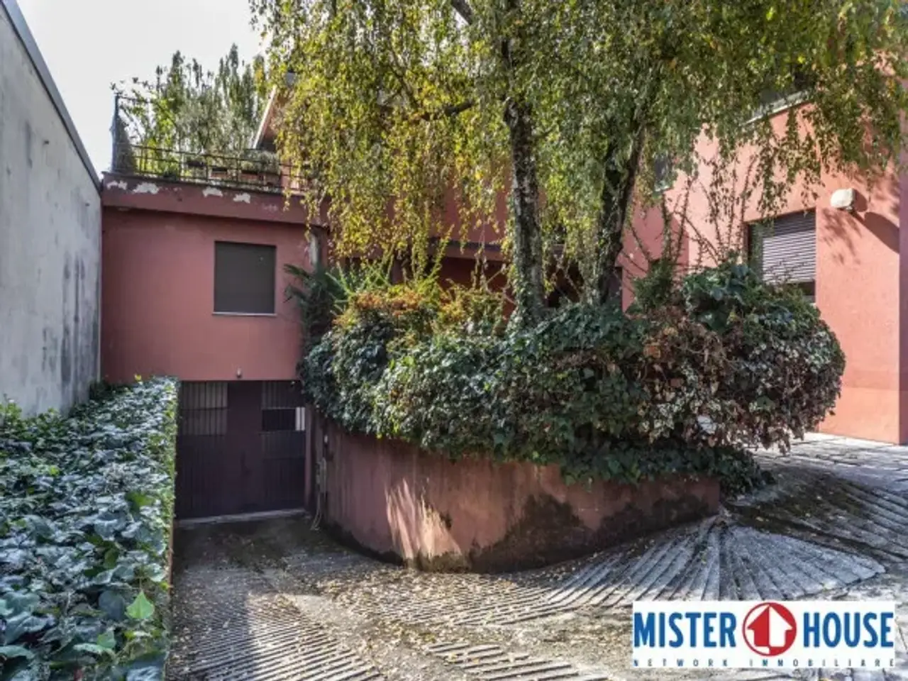 Magazzino in Via Generale Gaetano Giardino 2, Muggiò, {3} - Foto 1