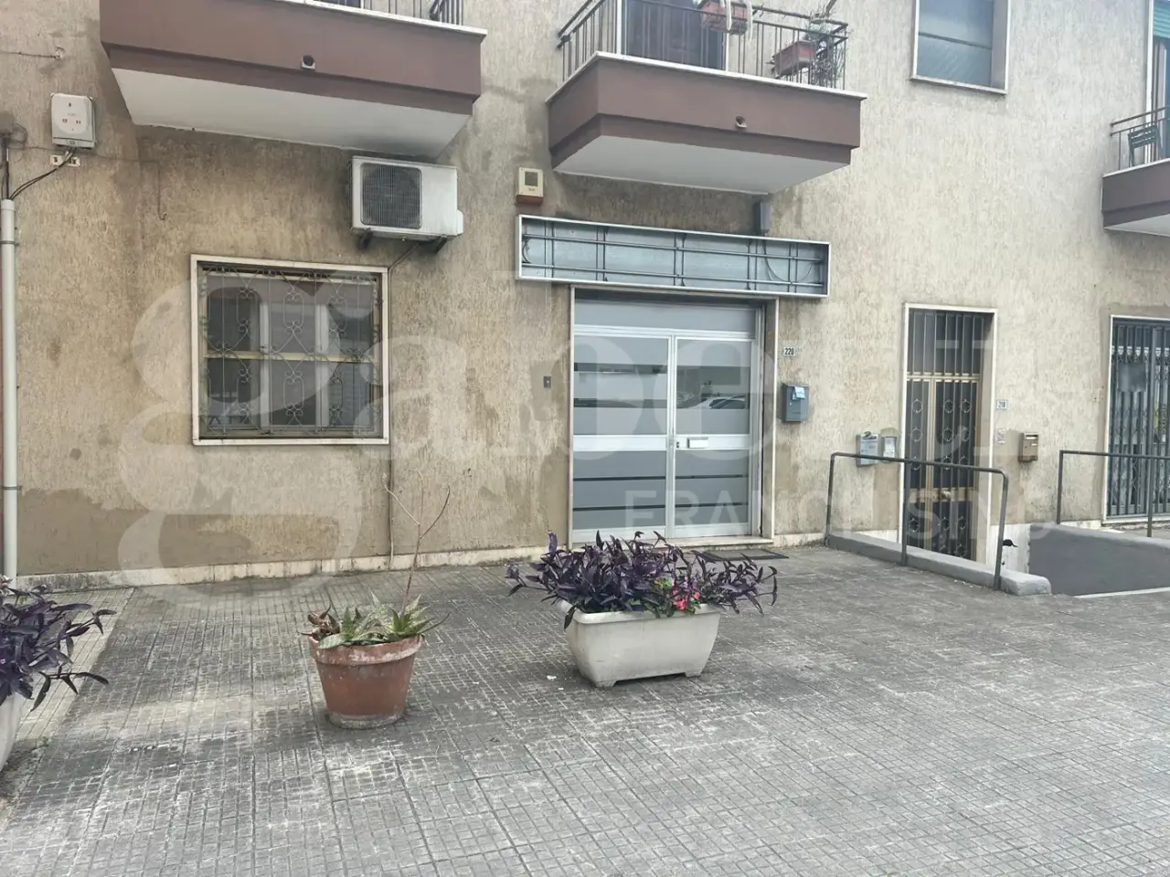 Ufficio in Viale della Stazione, Latina, {3} - Foto 1